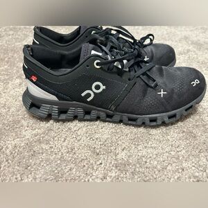 On Running Women's Black cloud x sz:7.5